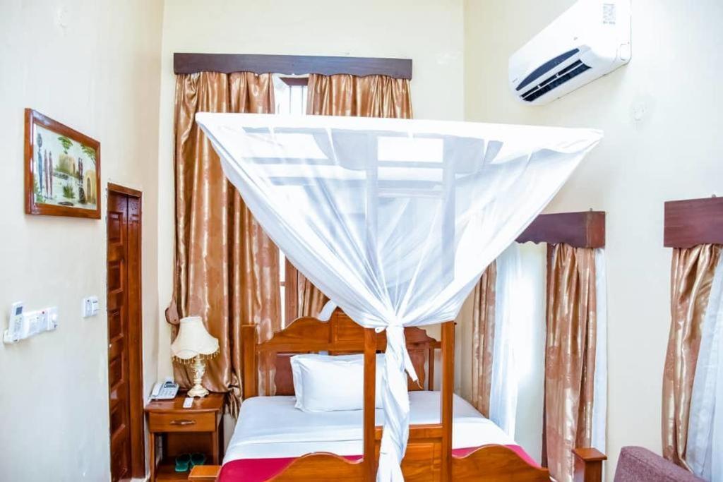 Red Sun Lodge Kokoni Ngambo Zewnętrze zdjęcie