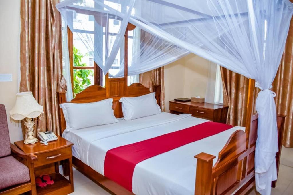 Red Sun Lodge Kokoni Ngambo Zewnętrze zdjęcie